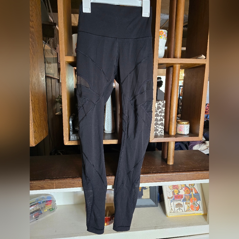 Lululemon Black High-Waisted Leggings With Mesh Detailing Size 2